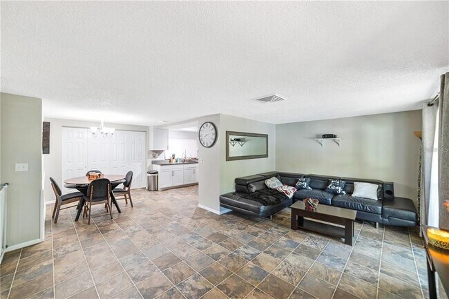 Foto del edificio - 8019 Beaver Creek Loop