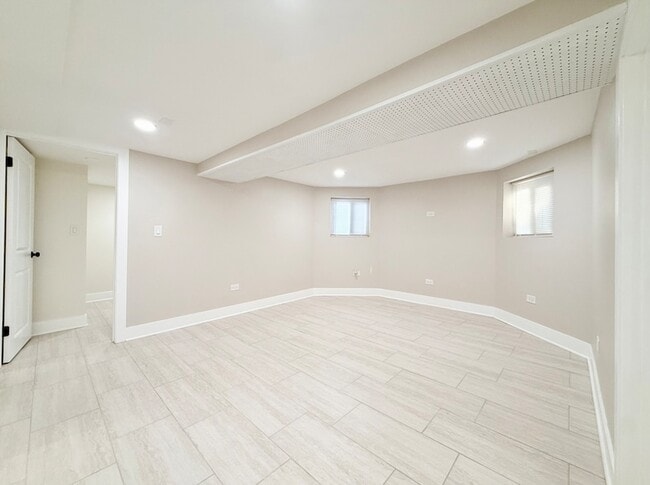 Foto del edificio - 5536 N Spaulding Ave