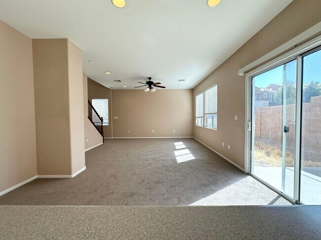 Building Photo - Beautiful two-story single-family home