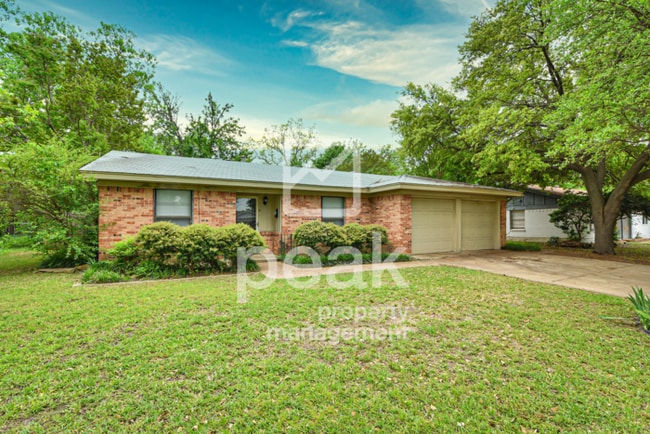 Building Photo - $1799! Lock in your rate with a 2 YEAR LEA...