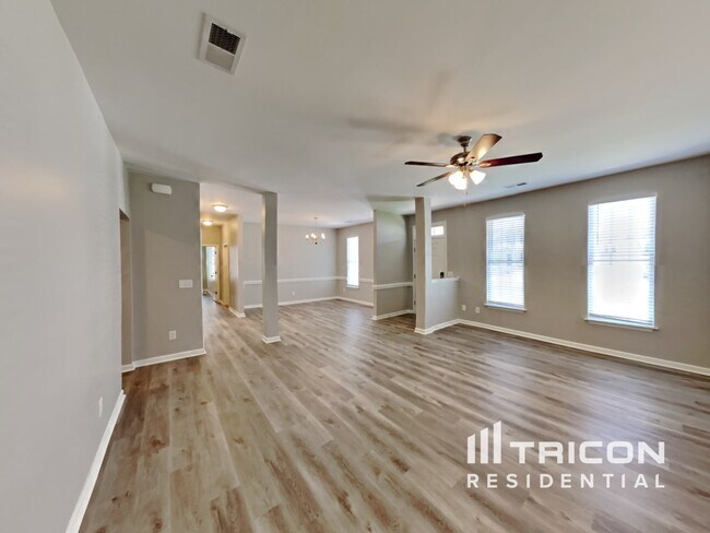 Foto del edificio - 1582 Weatherend Drive Rural Hall NC