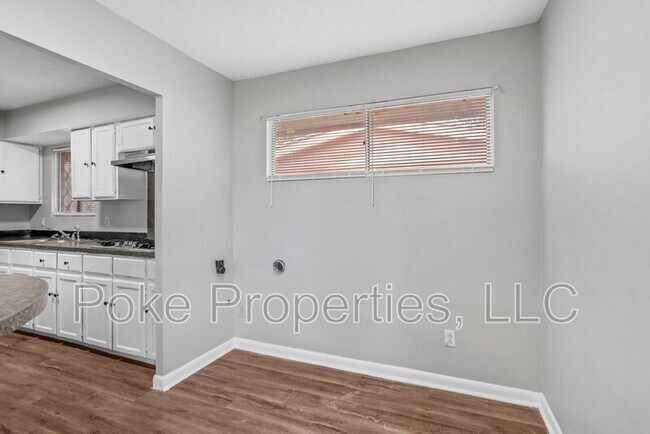 Foto del edificio - 2821 General Doolittle Ave