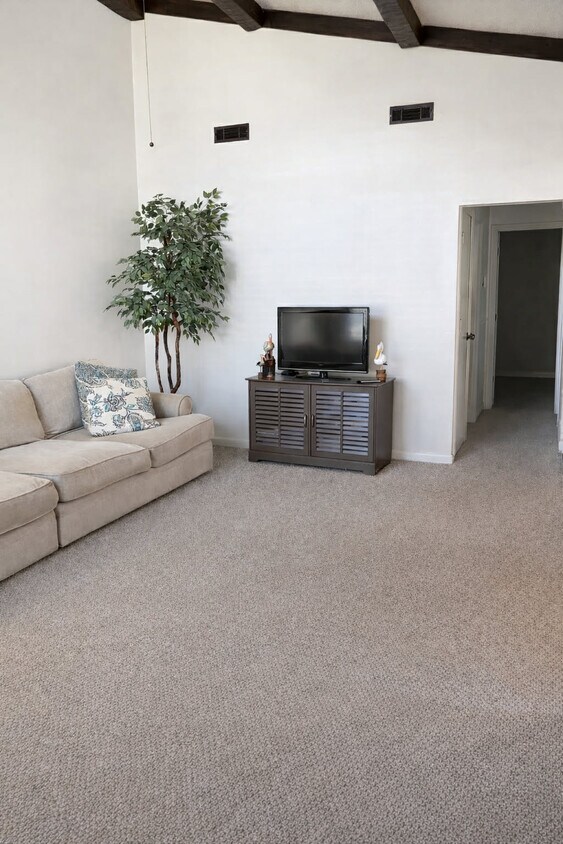 Building Photo - 619 36th Ave N