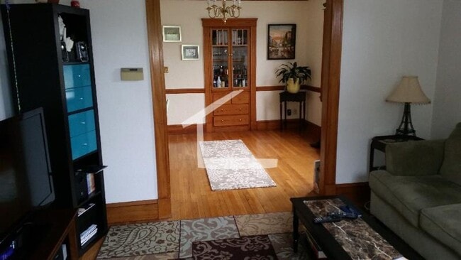 Building Photo - VERY WELL PRICED TWO BED IN BRIGHTON!!!!!