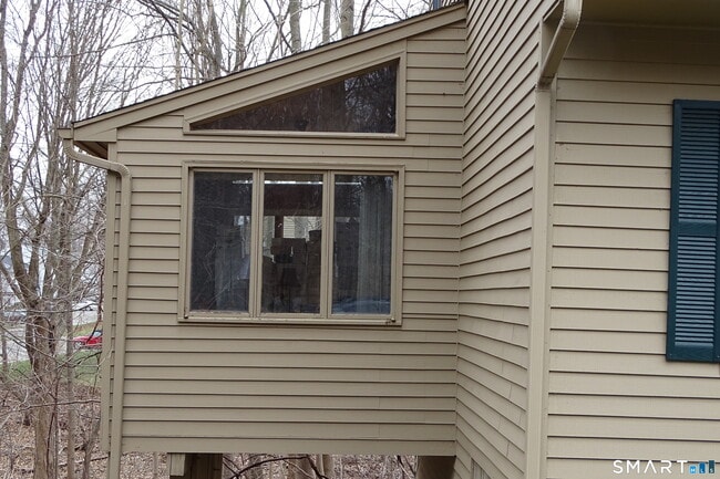 Building Photo - 124 Village Ln