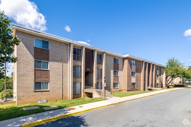 Building Photo - Gaitherhouse Apartments