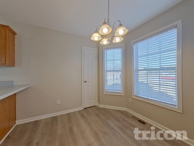 Foto del edificio - 38 Stonemont Ct