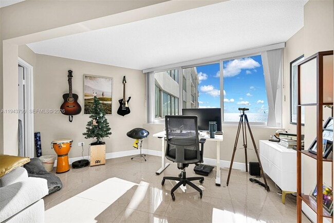 Foto del edificio - 7135 Collins Ave