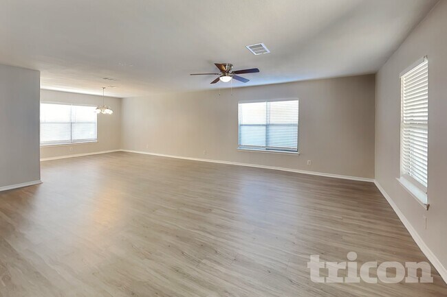 Foto del edificio - 8015 Chestnut Barr Dr