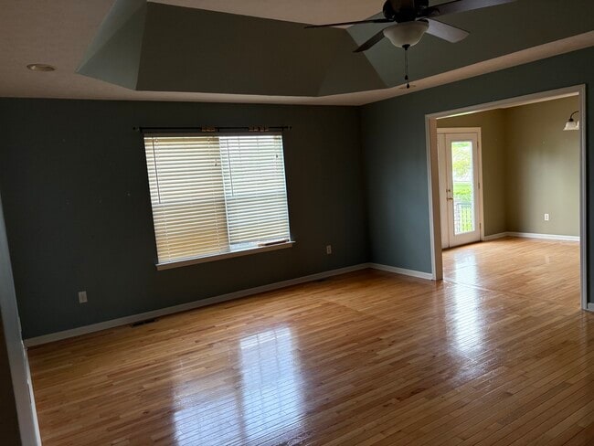 Building Photo - 320 Red Elm Ln