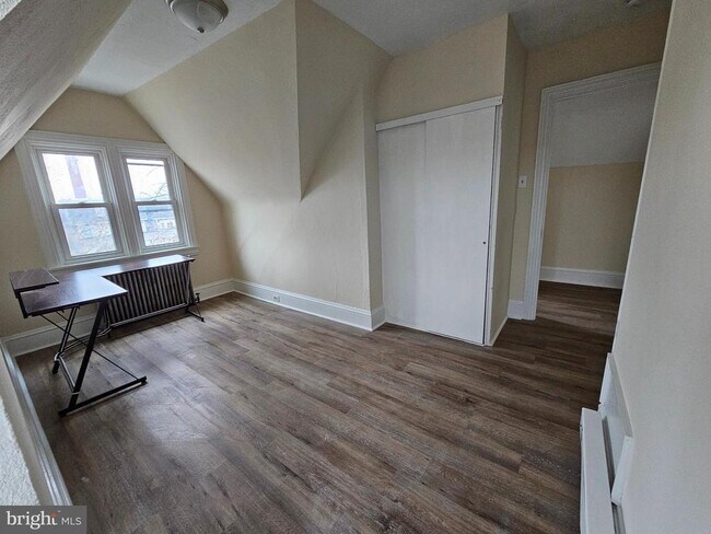 Foto del edificio - 541 E High St