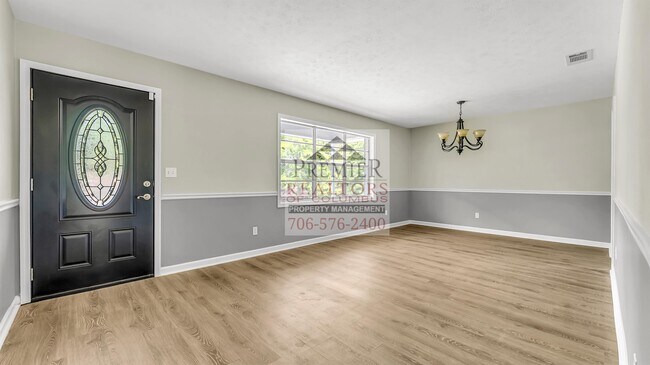 Building Photo - 4534 Kenesaw Dr