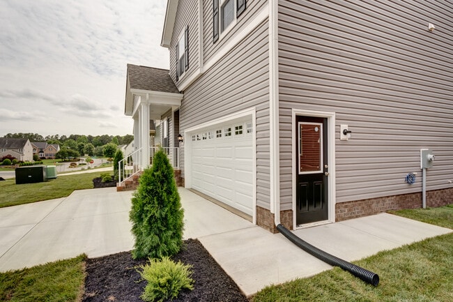 Foto del edificio - 317 Northfield Hts Ln