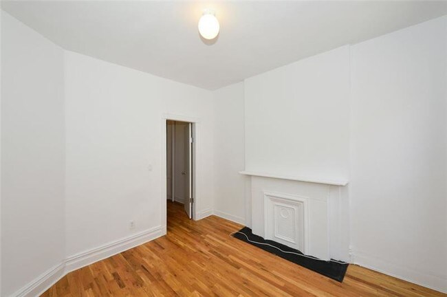 Foto del edificio - 255 W 15th St