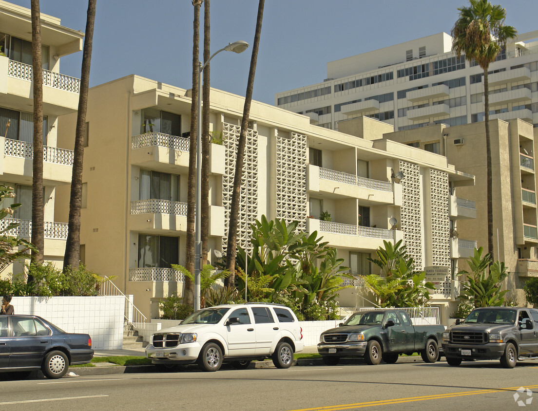 Building Photo - James Terrace Apartments