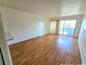 Building Photo - 2421 Ala Wai Blvd