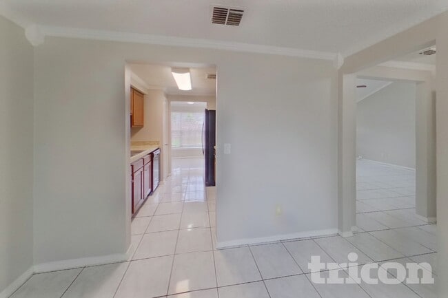 Building Photo - 8252 Yolanda Ct