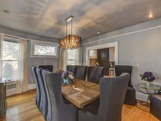 Building Photo - Charming Historic Vacation Rental