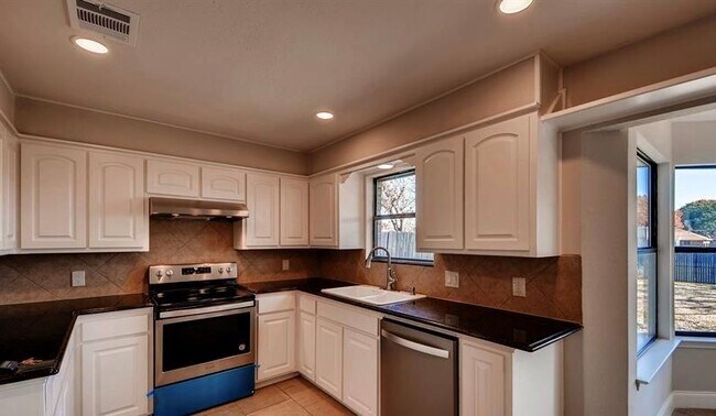 Foto del edificio - 6620 Patsy Ln