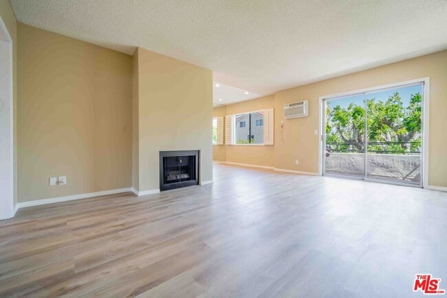 Foto del edificio - 11871 Idaho Ave