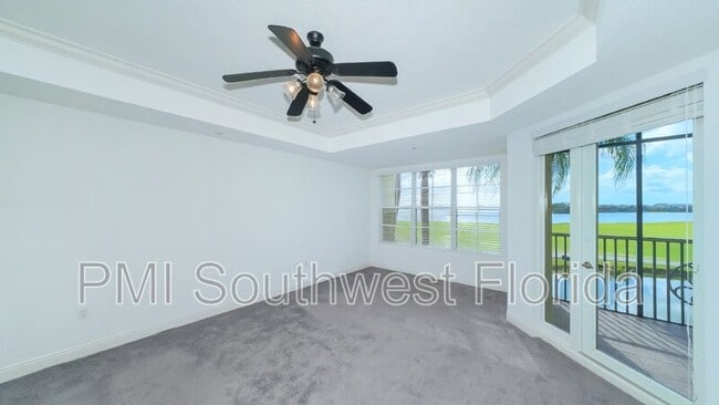 Foto del edificio - 6438 Water Crest Way