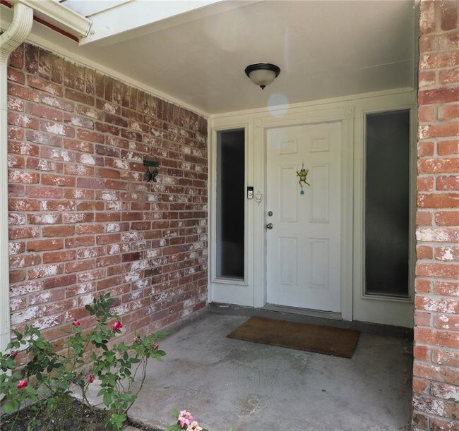 Building Photo - 1115 Bournewood Dr