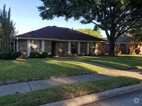 Building Photo - 804 Sandy Creek Dr