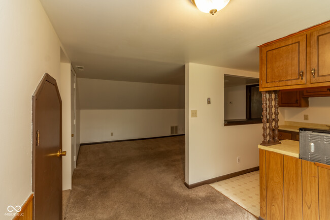 Building Photo - 807 Riverside Dr