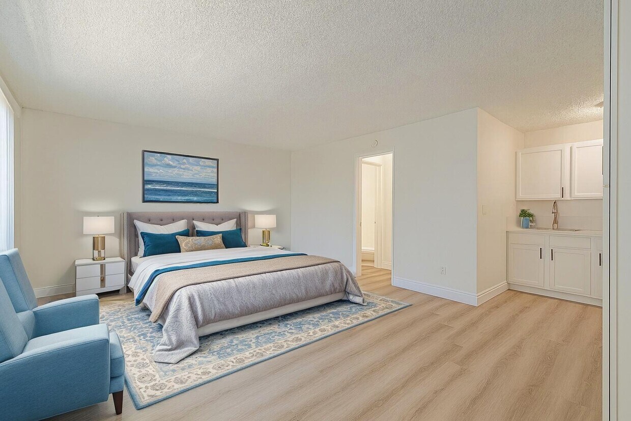 Foto principal - 7466 Rosemead Apts