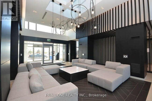 Building Photo - 4699 Glen Erin Dr