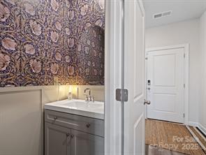 Building Photo - 4170 County Down Ave