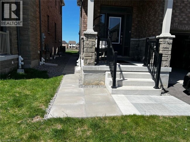 Building Photo - 149 Lumb Dr