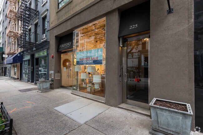 Entrance - 225 E 58th St