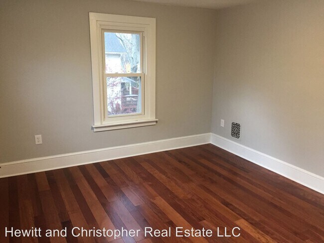 Building Photo - 3 br, 2 bath House - 23 Summit Ave