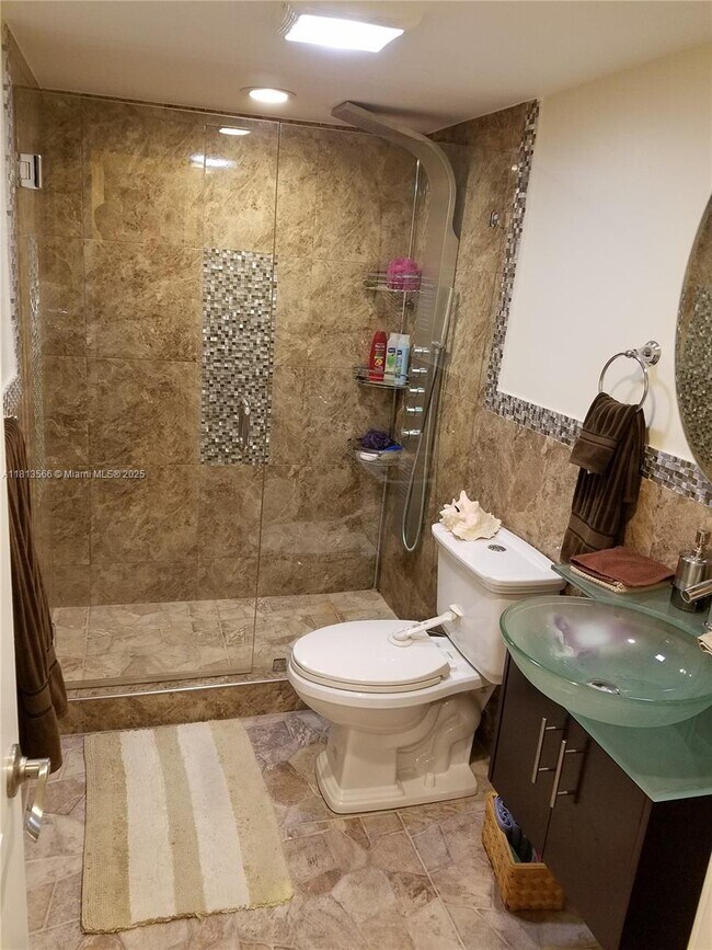 Foto del edificio - 3860 NE 170th St