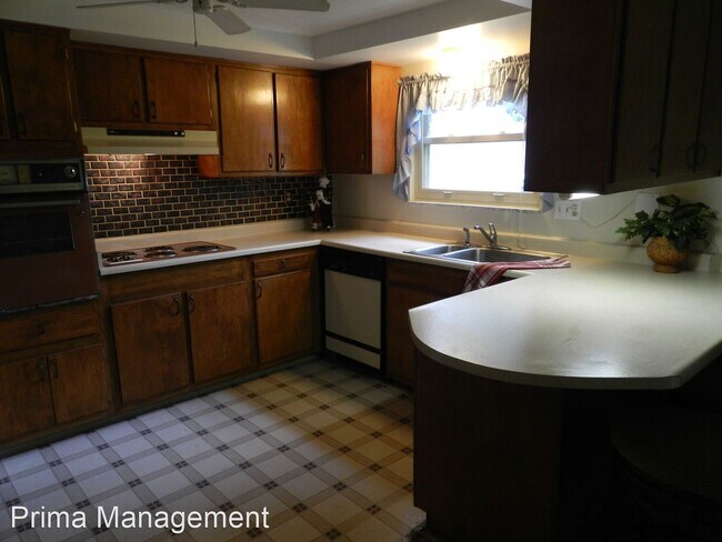 Building Photo - 4 br, 2 bath House - 6441 Larcomb Dr