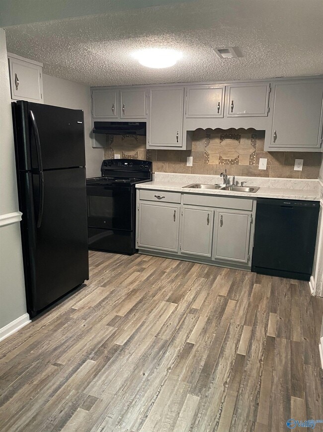 Foto del edificio - 5130 Blue Spring Rd NW