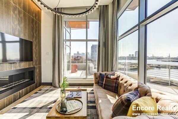 Building Photo - 126 Border St