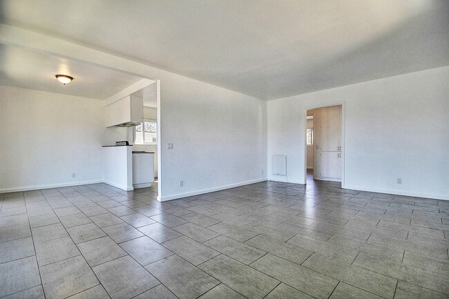 Foto del edificio - 6660 Sabado Tarde Rd