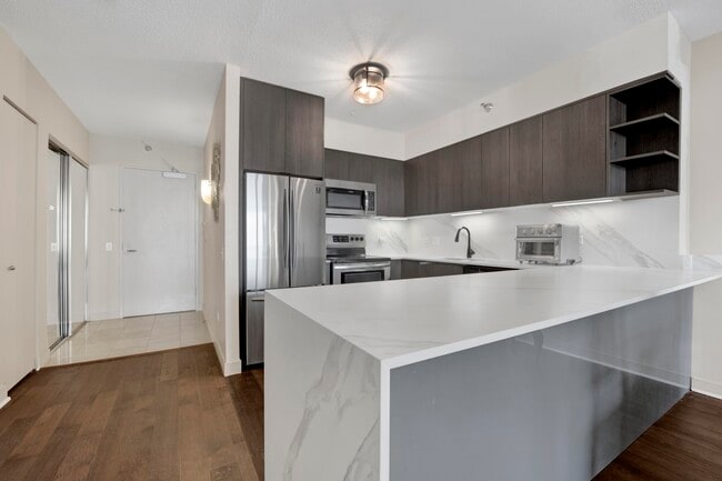 Building Photo - 512 N McClurg Ct