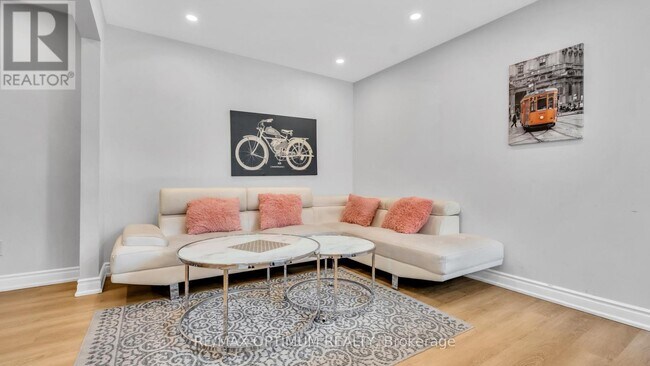 Building Photo - 362 Kingsbridge Garden Cir