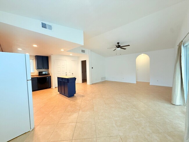 Foto del edificio - AVAILABLE NOW !! 2 Bedroom 2 Bathroom Home...