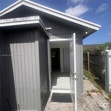 Building Photo - 30320 SW 149th Ave