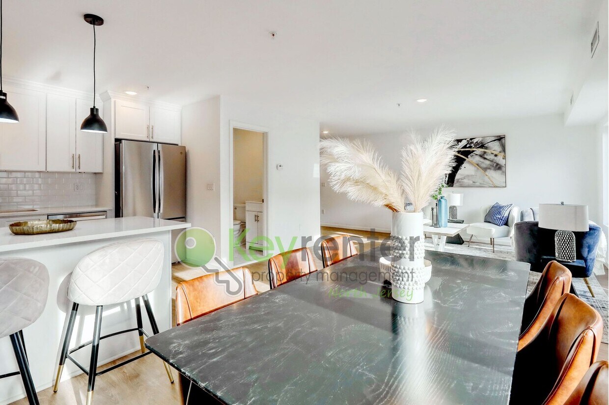 Brand New End-Unit 3-Bedroom Townhome with Garage, Driveway & EV Charger – First Occupancy! - Brand New End-Unit 3-Bedroom Townhome with Garage, Driveway & EV Charger – First Occupancy!