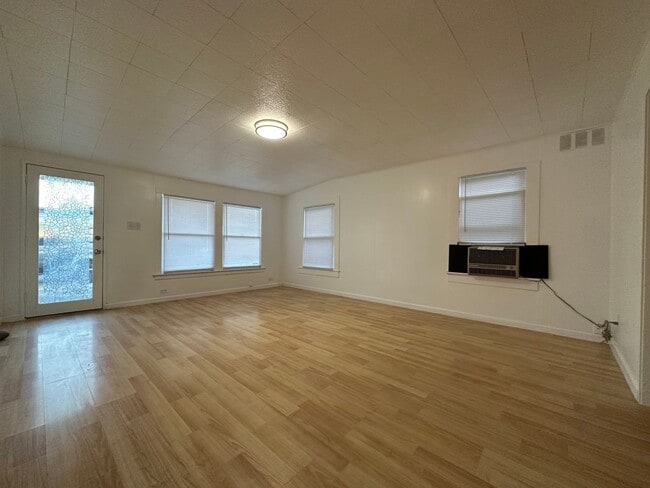 Building Photo - 405 Buchanan St
