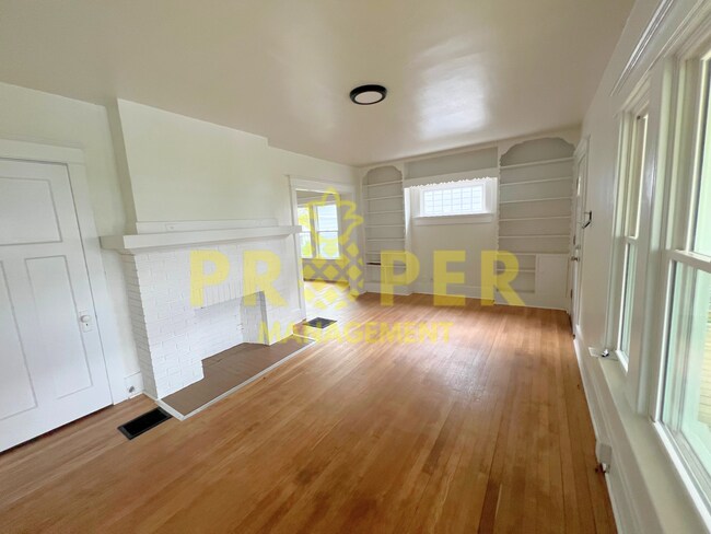 Foto del edificio - 3 bedrooms 2 bathrooms house for rent