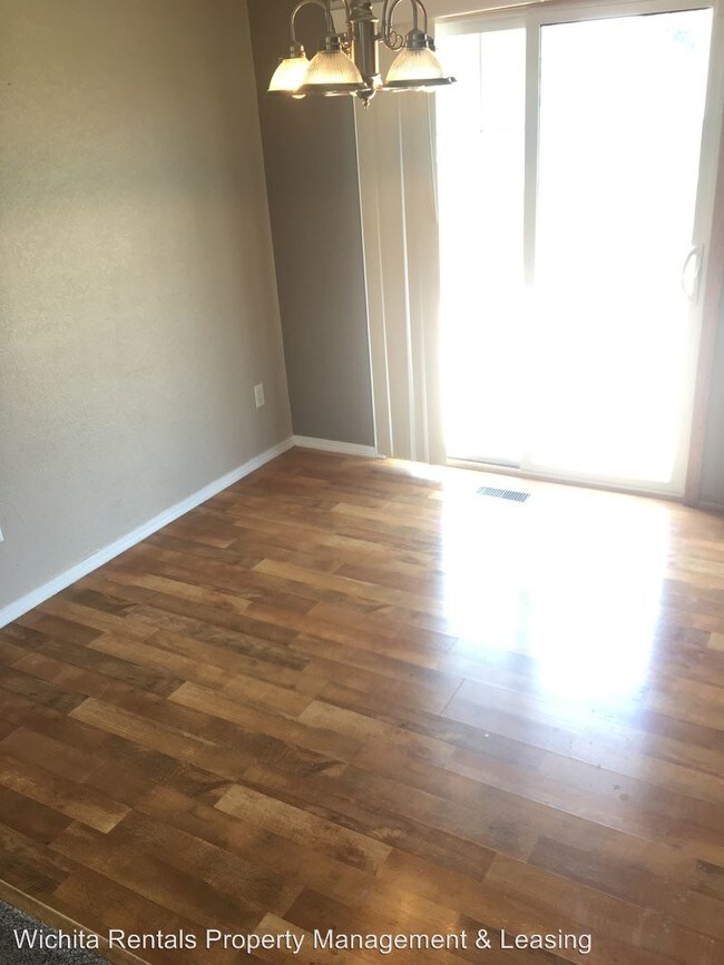 Foto del edificio - 4 br, 3 bath House - 1709 S. Justin Circle