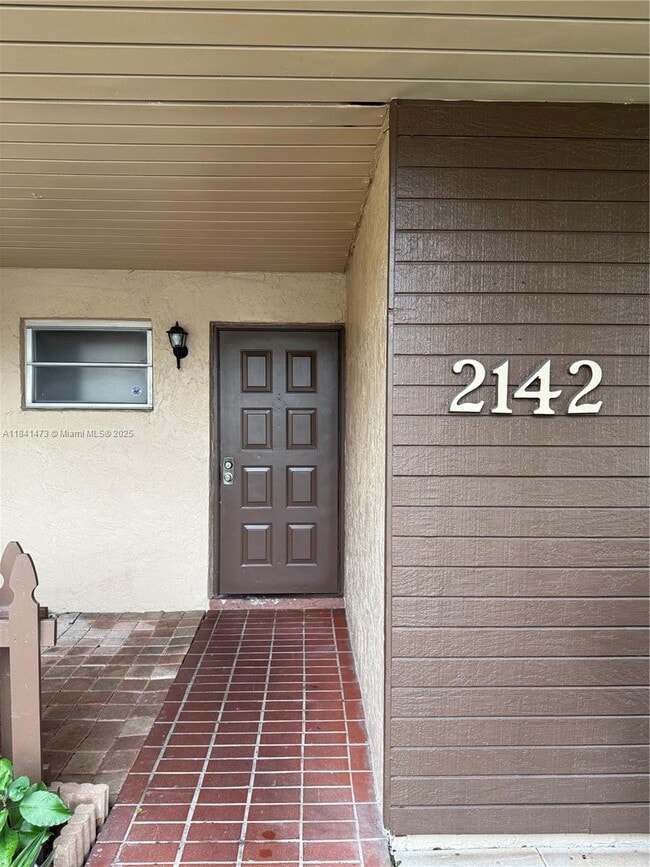 Foto del edificio - 2142 Nova Village Dr