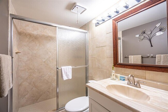 Foto del edificio - 622 Waterside Dr