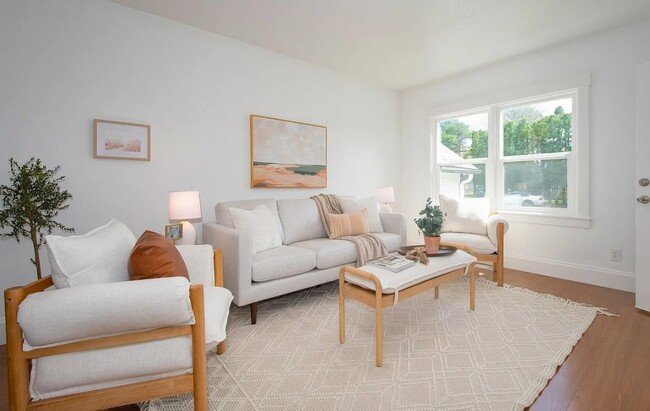 Living Room - 2285 SW Briggs Rd
